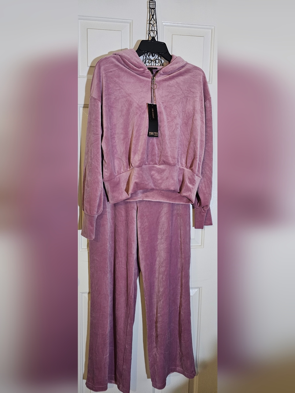Truth Pink Velvet 2-Piece Loungewear Set